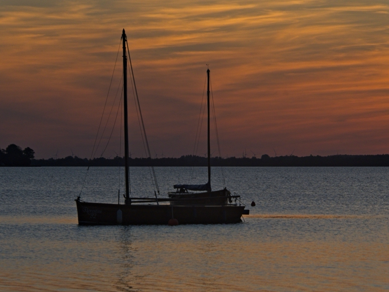 Boot im Sonnenuntergang