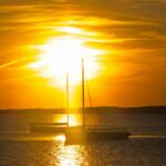 Boote im Sonnenuntergang