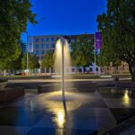 Fontaine am Trammplatz bei Nacht