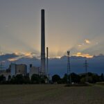 Krafwerk vor Abendlichem Himmel