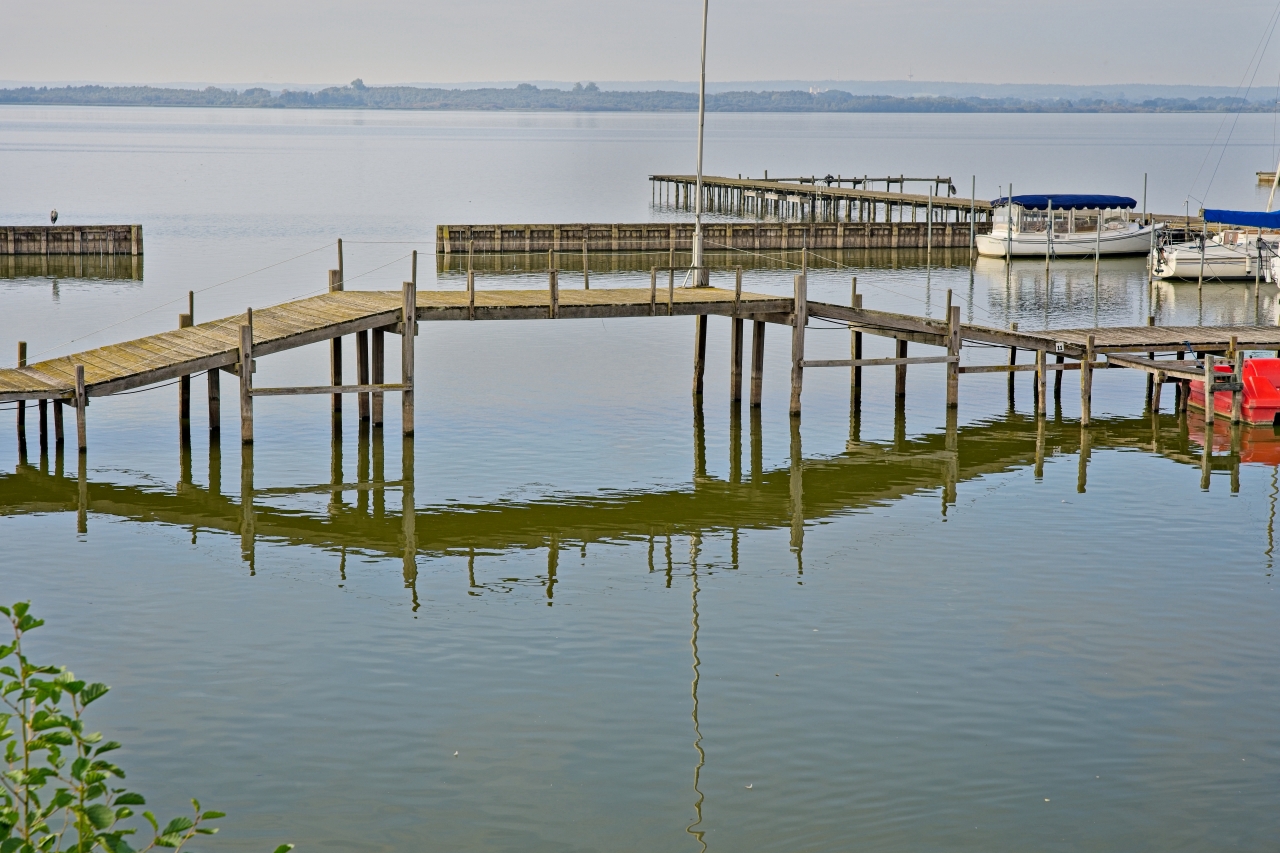 Brücke mit Spiegelung