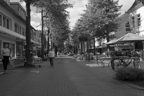 A6702053bw